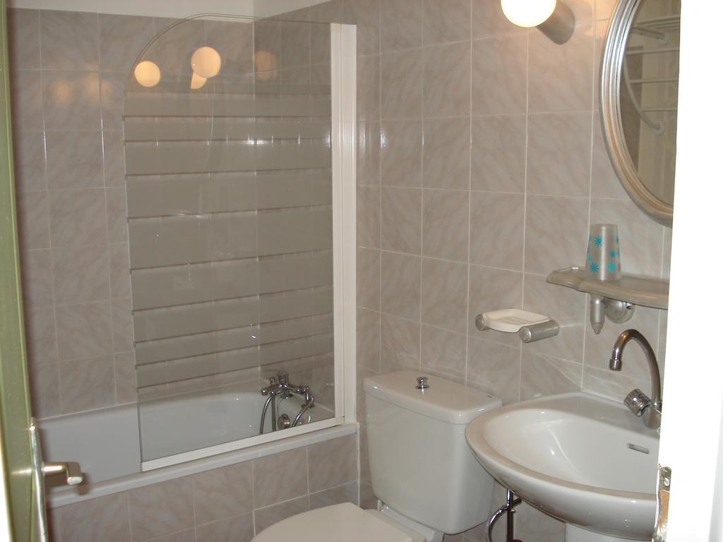 La Grange Du Cheval Blanc Villeneuve-sur-Lot Room photo